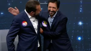 collorau imagem de boulos e nunes se abraçando