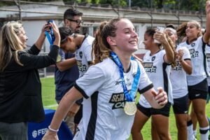 collorau imagem Brasileiro Feminino