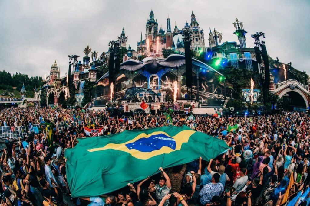 collorau imagem tomorrowland adiado