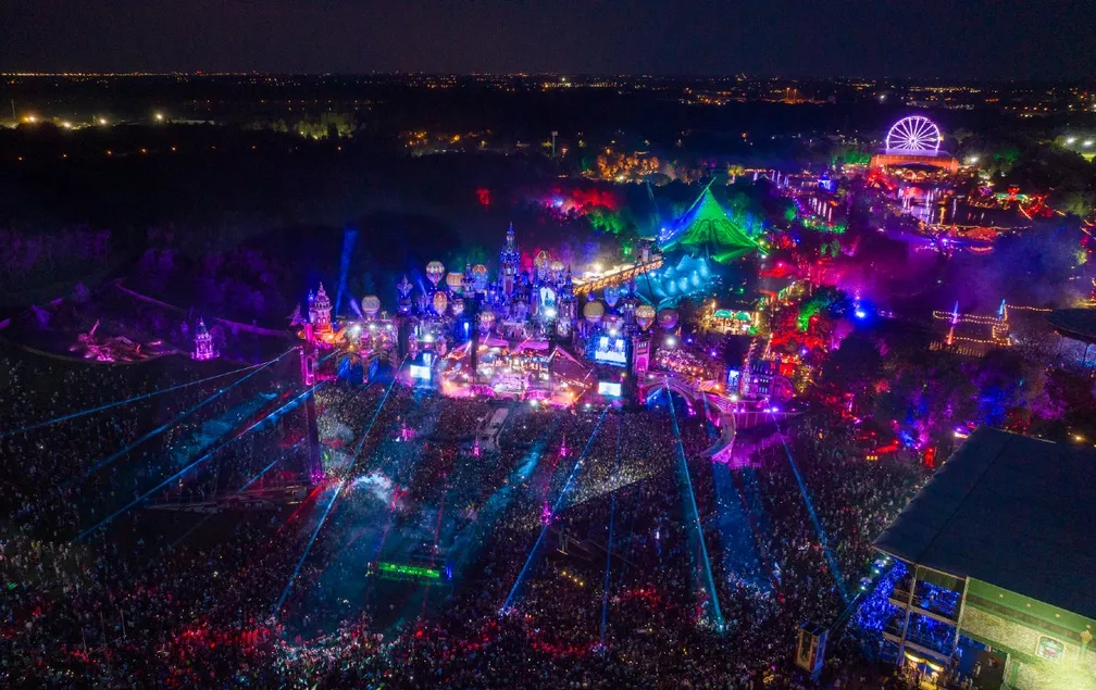 collorau imagem de tomorrowland em itu