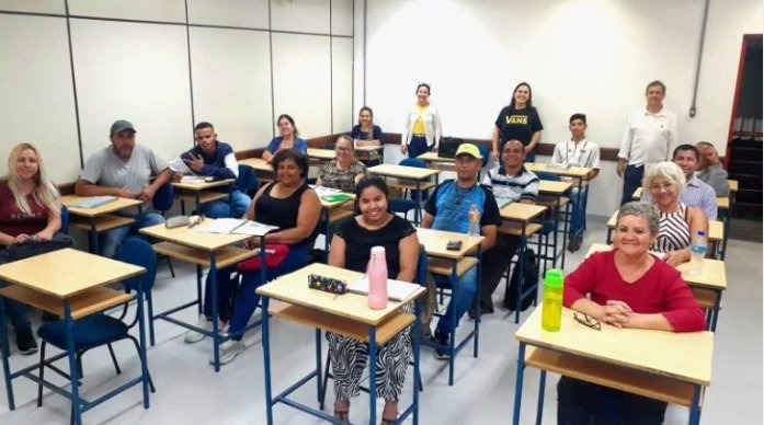 EJA salto imagem feito curioso