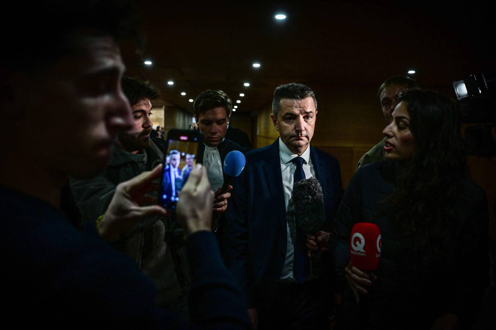 França: Prefeito chanteageou vice com vídeo erótico - 01/12/2025 - portal Collorau