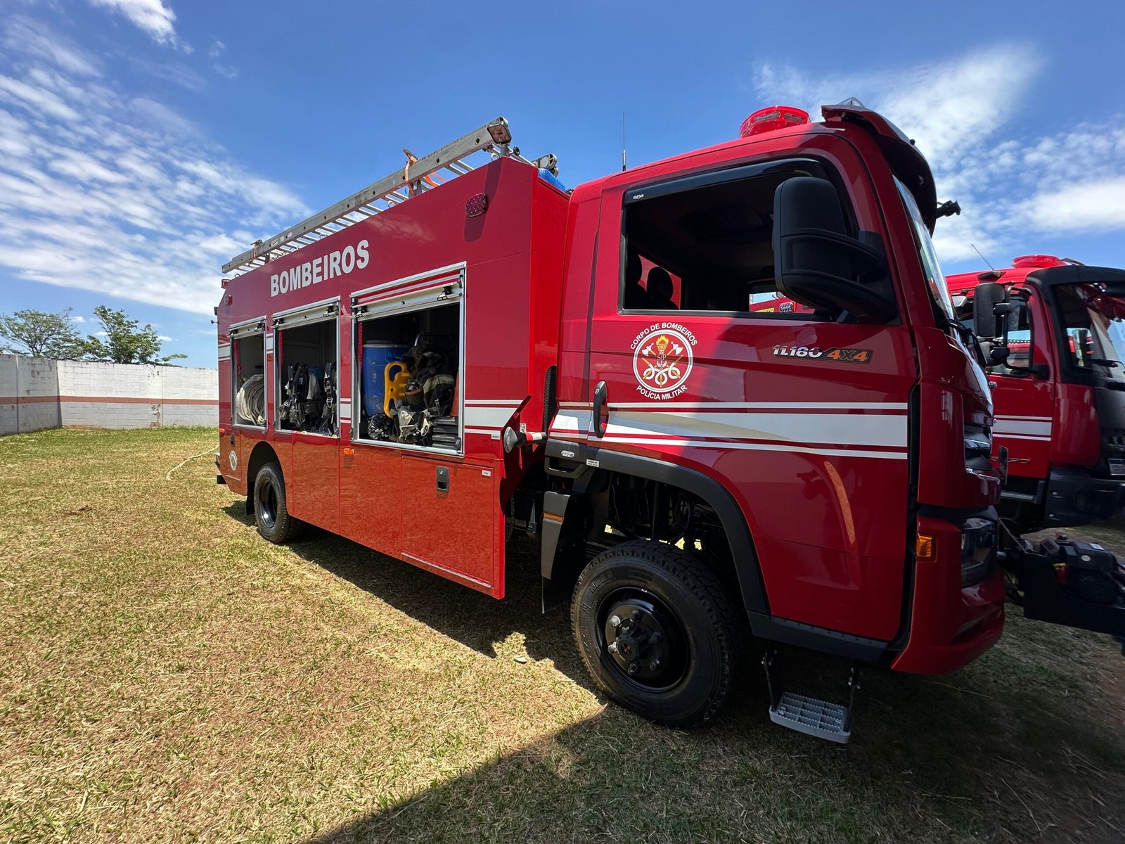 caminhão bombeiro salto imagem collorau