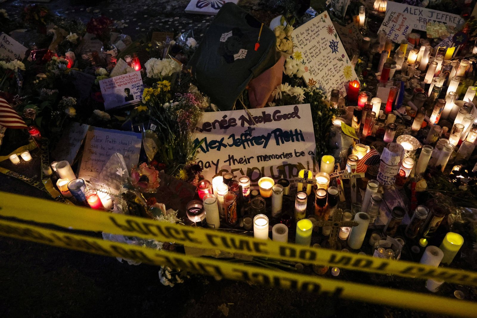 Trump diz estar revisando tudo após ICE matar 2 em um mês imagem collorau