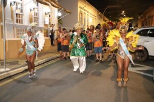 corte carnaval itu imagem collorau