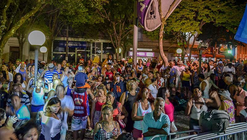 Trânsito no Carnaval em Itu imagem collorau