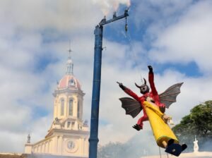 Queima Judas Imagem Collorau