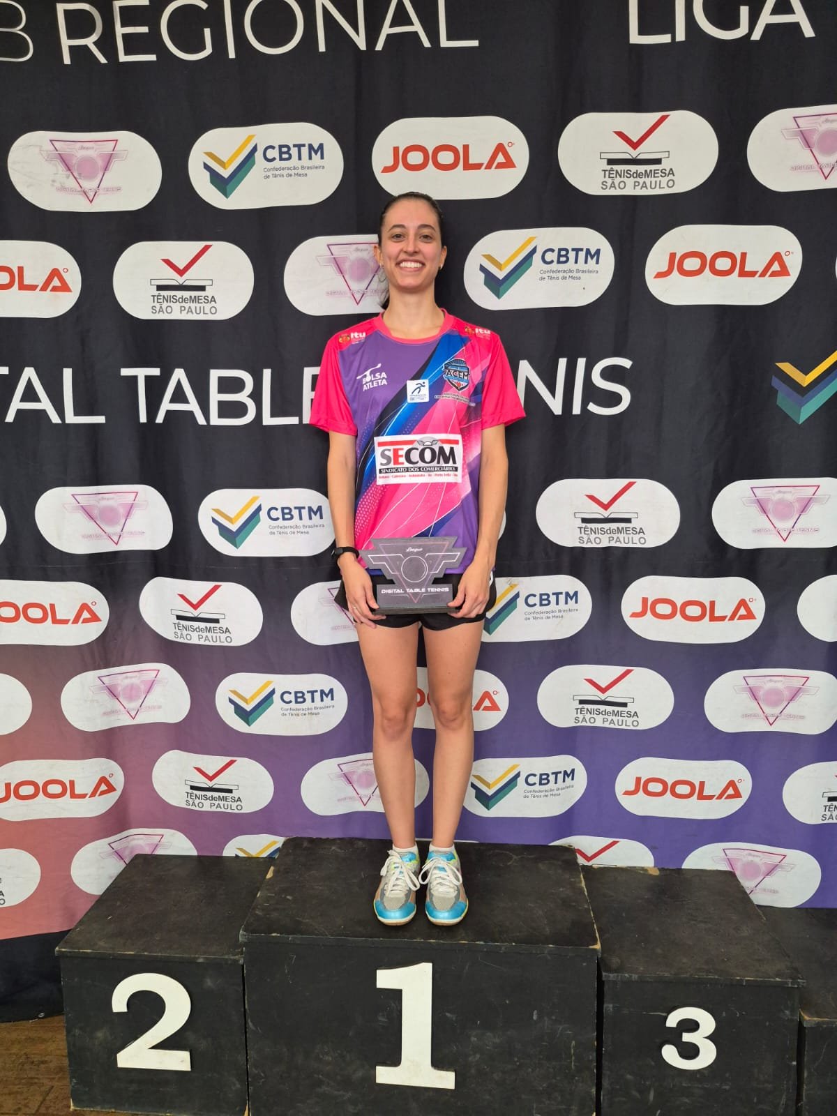 Tenis de mesa itu imagem collorau