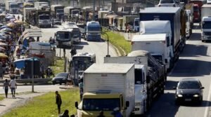GREVE DOS CAMINHONEIROS IMAGEM COLLORAU